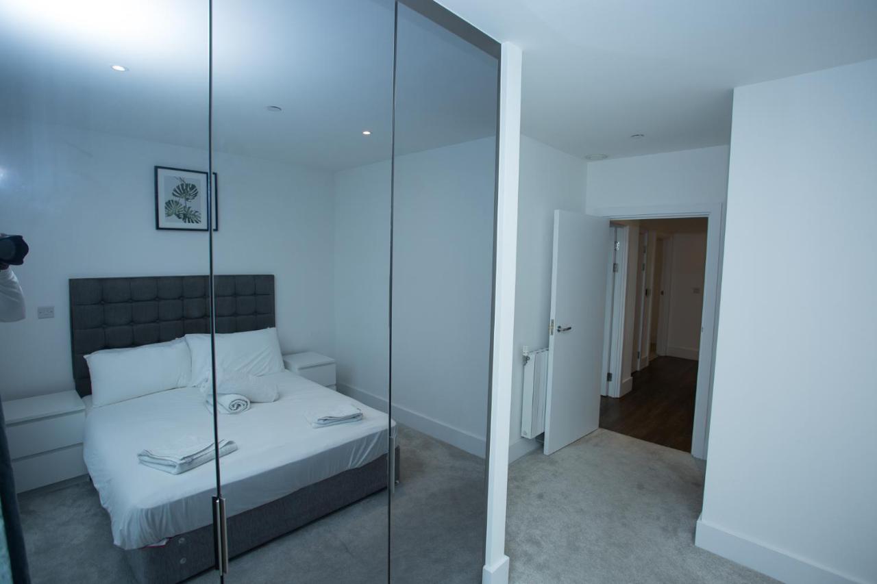 High View Two Bedroom Apartment In Woolwich London Eksteriør billede