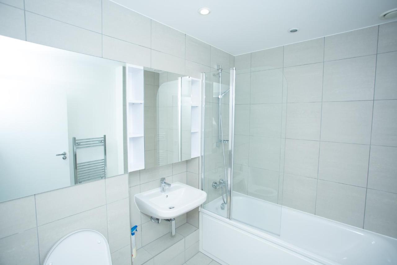 High View Two Bedroom Apartment In Woolwich London Eksteriør billede