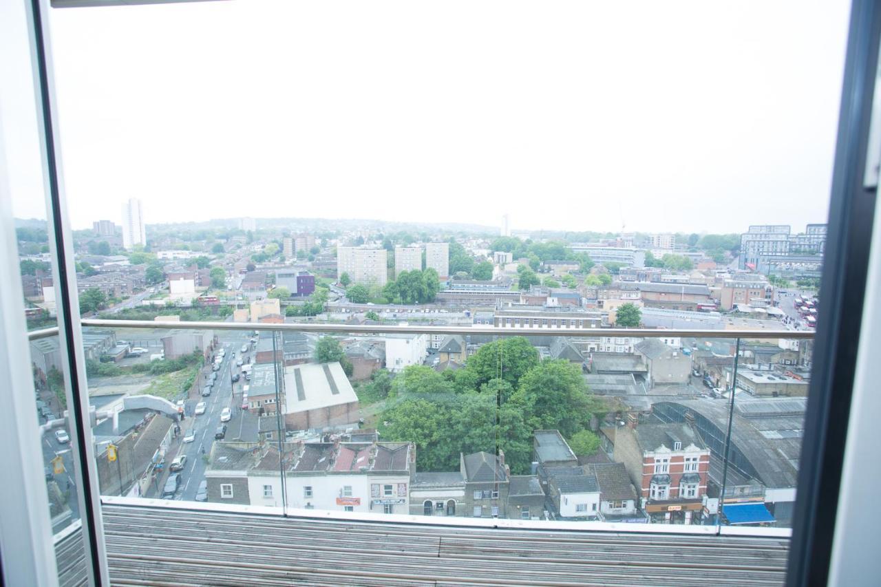 High View Two Bedroom Apartment In Woolwich London Eksteriør billede